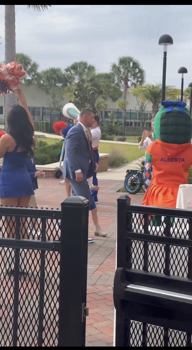 AuburnMemes's tweet image. Which school would you want to coach for??