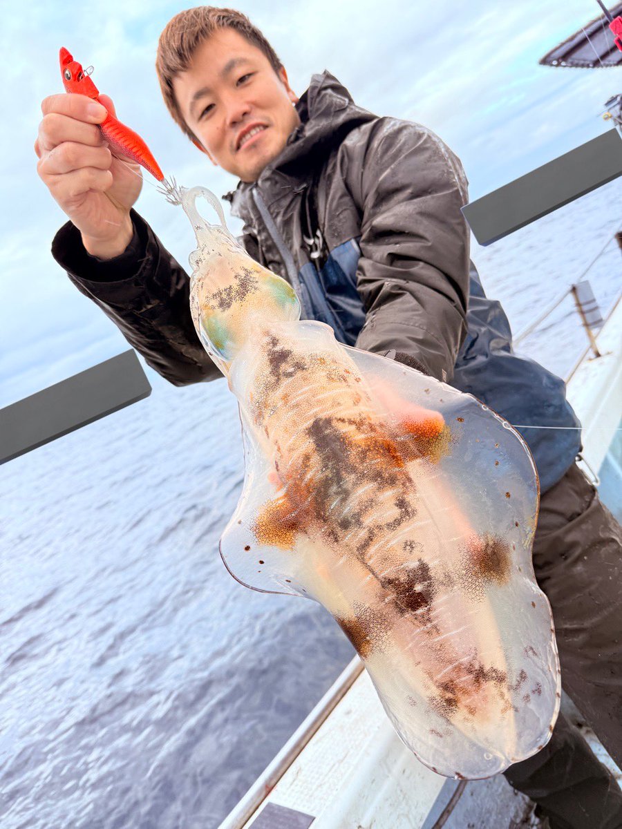 hikaaaruu's tweet photo. 天草 星漁丸さんティップラン
daybreak3.3号レッドアジオレンジ
daybreak4号るるパープルで連発‼️
最大1.27kgでキロアップの数釣りが楽しめました✨
忘年会のイカ確保できて楽しい釣行でした!
#keyston
#エギング
#キーストン
#エギシャープ
#モンローエギ
#キーストンフィールドサポーター https://t.co/gf1mswVk5b
