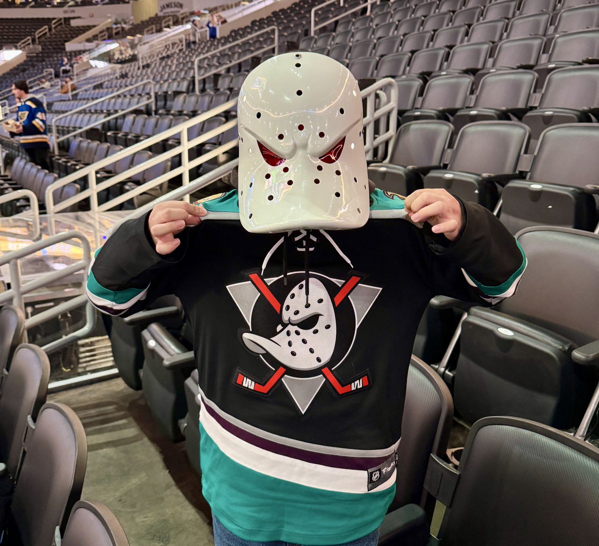 AnaheimDucks's tweet photo. St. Louis is Orange Country 🦆

#FlyTogether https://t.co/LogXbYyI3q