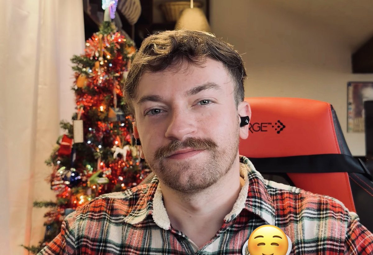 using iPhone as a webcam is so nice wtf