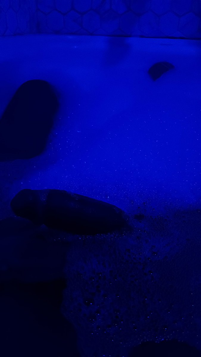 bippp211's tweet image. Who want some dick?