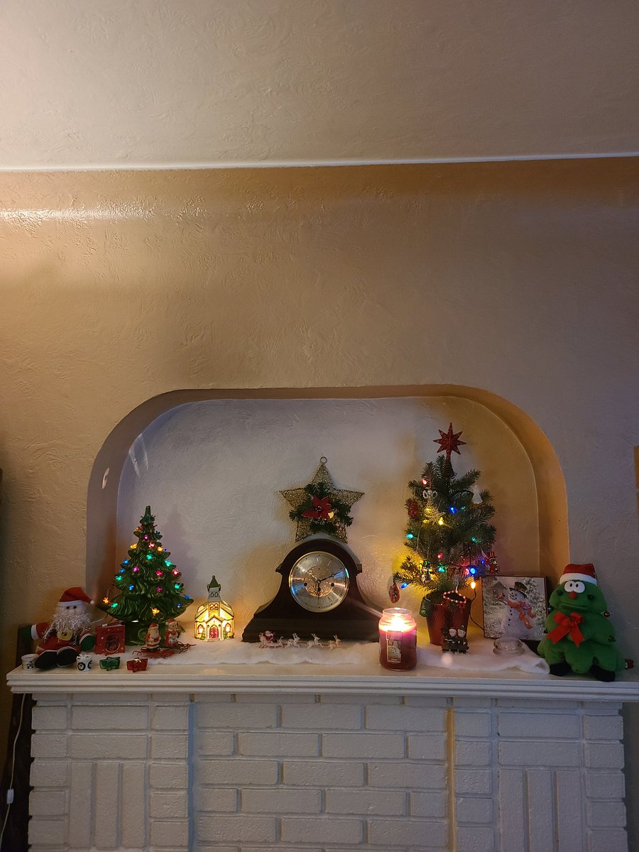 I hope that everyone had a great Thanksgiving weekend. 
We had our 1st without having to travel. 
This week it's time to make Christmas here. 
This is last year's display.