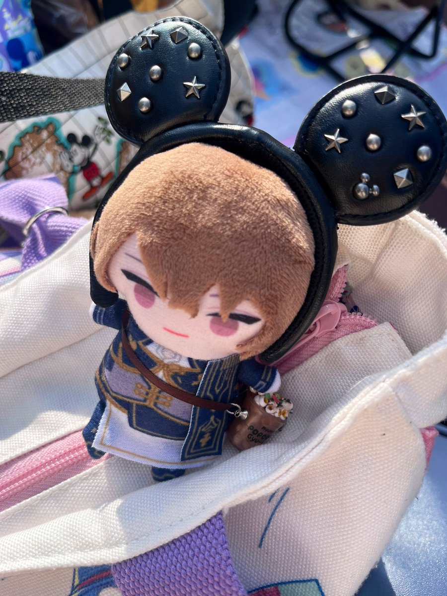 誕生日に地蔵に付き合わされる男
あ、陸いますよ