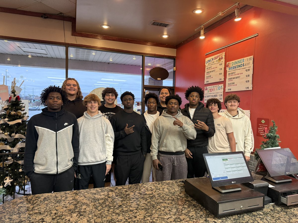 Beyond blessed to be able to say thank you to the ones who blocked for me all year so today lunch was on me I couldn’t have did any of the things I did without the ones on the front line putting everything on the line for me. <a href="/EastsideFB/">Eastside Eagles Football</a> <a href="/EastsideHS/">Eastside High School</a> <a href="/CoachCawthon/">Jay Cawthon</a> <a href="/CovNewsSports/">𝘾𝙊𝙑𝙉𝙀𝙒𝙎 𝙎𝙋𝙊𝙍𝙏𝙎</a>