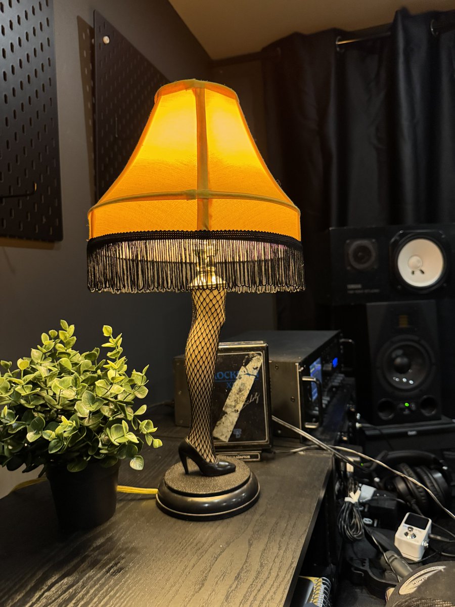 JeremyWhiteMTL's tweet image. Happy Christmas season! 🎅🏻 

#Fragile #MustBeItalian #PrestigiousAward