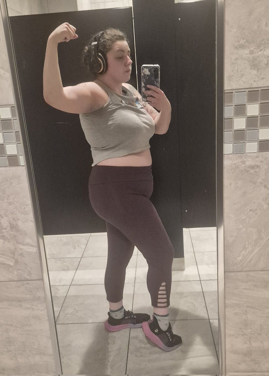 TatianaWrestles's tweet image. November

Arms and legs got bigger, midsection stayed the same. Almost done with the year, and just trying to see it through at this point.

#fitnessjourney #accountabilitycheck #theunwiltingtatiana
