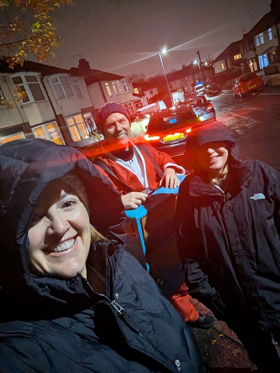 TheBuswalker's tweet photo. Day one Done β
ππ₯Ύ
Every step is solidarity.
Every mile is a message.
No one should struggle to fill their dinner plate.
If youβd like to support the cause, you can donate here:
π https://t.co/zoCkuyeCDY
#buswalkers #WalkForChange #walkagainstfoodpoverty #foodpoverty https://t.co/LfWKSVNdCD