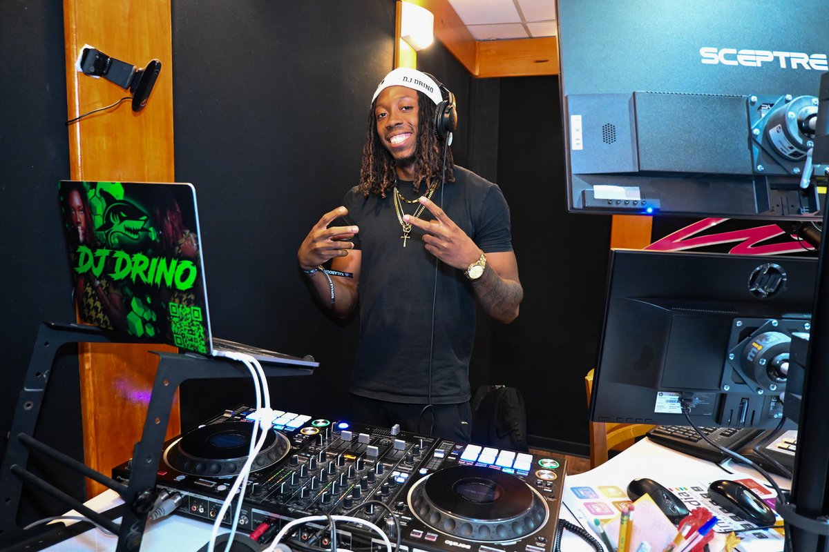 Laser101's tweet image. DJ Drino set the bar SKY-HIGH to kick off the 12 Days of DJs.

Keep tuned in to more incredible DJs in the line-up and drop some love for Drino in the comments!
#deejaydrino #laser101 #thecutcreatordjoutkast #thepowerhour #12daysofdjs