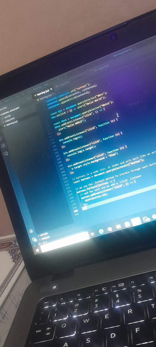 hamza_aisha_'s tweet image. I started learning DOM in JavaScript .