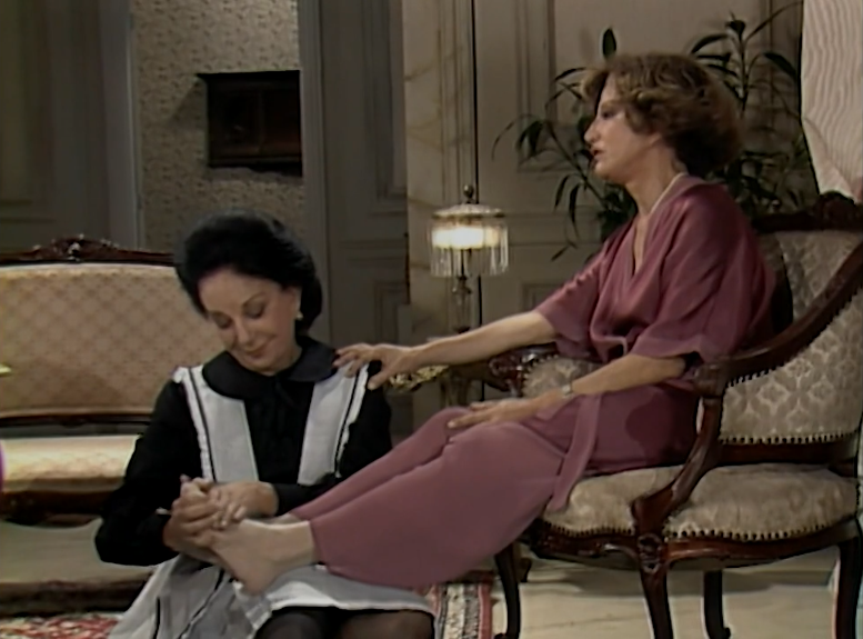 Laurinha tem muita sorte de ter Lena como empregada #RainhadaSucata