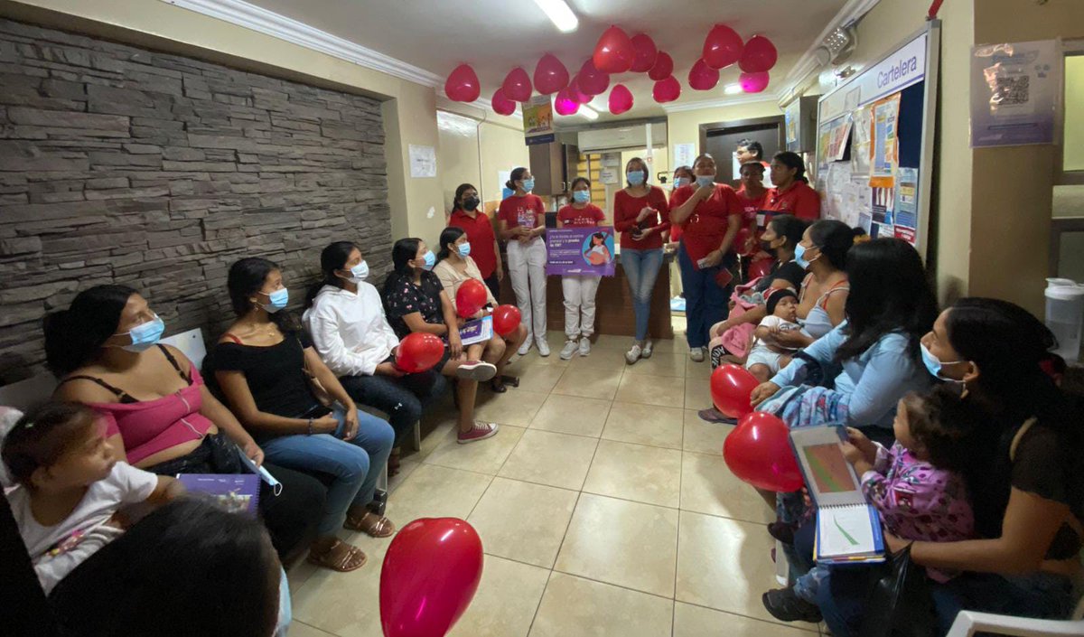 Salud_Guayas's tweet photo. #MSPEnTerritorio I Con el objetivo de mantener una comunidad informada, el personal de @Salud_Ec del #Distrito09D24 #Durán y #Samborondón🏥socializan a usuarios externos en las salas de espera sobre la #PrevenciónVIH, diagnóstico oportuno y tratamiento.
#ElNuevoEcuador https://t.co/7tR2HePBHb