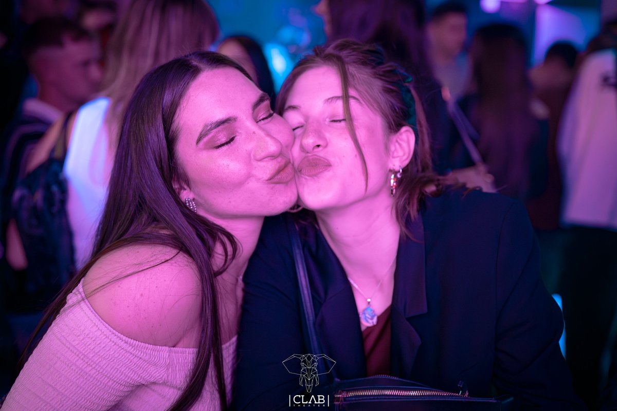 aronchender's tweet photo. Me das la vida hermana ❤️‍🩹 https://t.co/LLDXwfXB1T