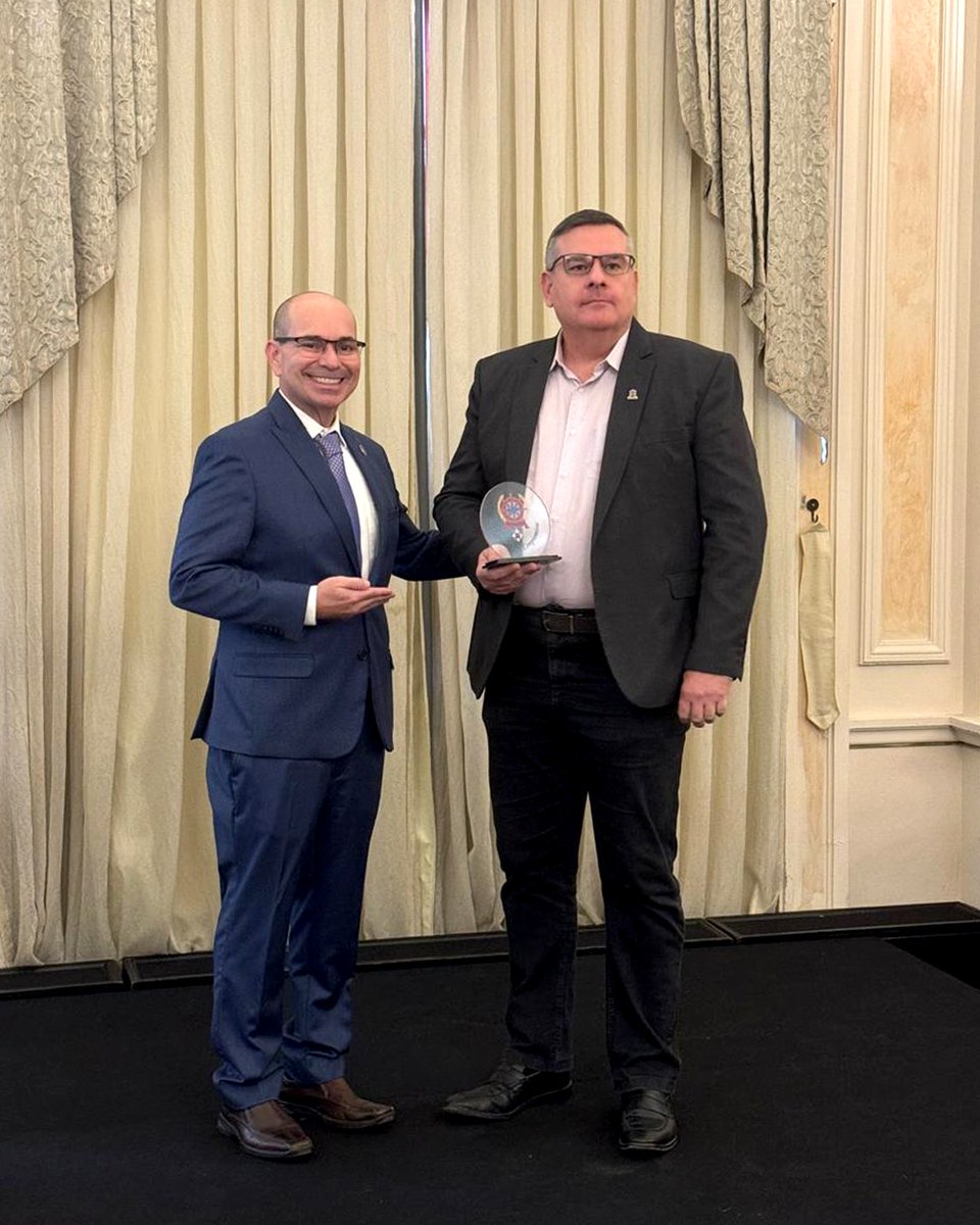 Na quinta (27/11), o Centro de Capitães da Marinha Mercante realizou um evento para comemorar os seus 92 anos de história. Na ocasião, o presidente do CCMM, CLC Plínio Calenzo, homenageou profissionais que contribuíram para a Marinha Mercante brasileira:
instagram.com/p/DRu-Q0skVPL/…