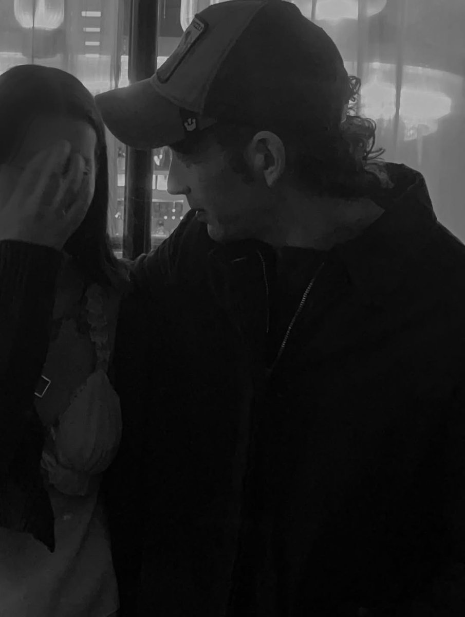 robbersingerman's tweet photo. 01.12.25 // Matty with a fan in Newcastle // © immy_gilgrass https://t.co/yYpwvG1MBK