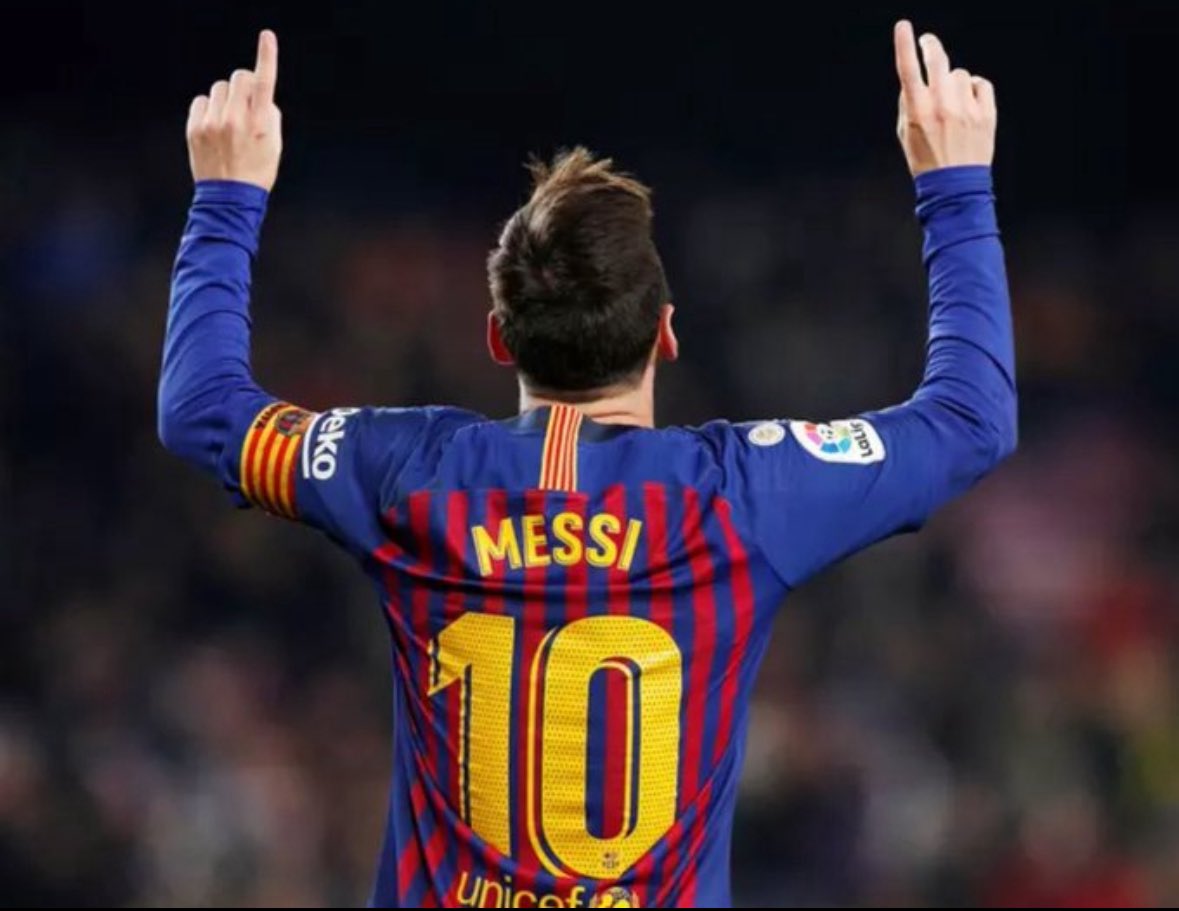 🚨🗣️ Sadio Mane on Lionel Messi: 

“When we faced Barcelona in the Champions League, I was excited to face the best player in the world. After the game, Messi approached me with a smile and asked me about my life in Africa. We talked about my childhood, and how I used to play