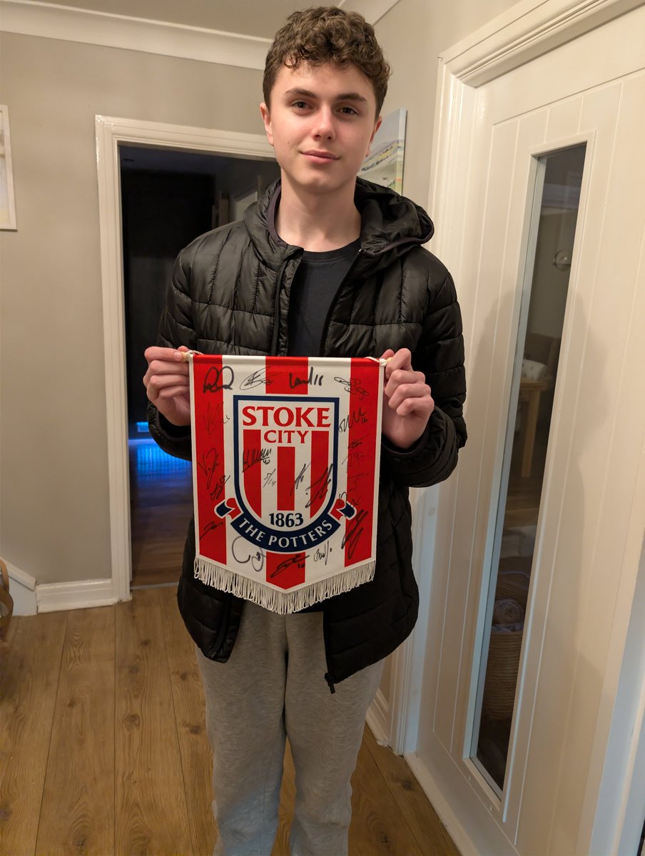 Simon Robinson tweet media