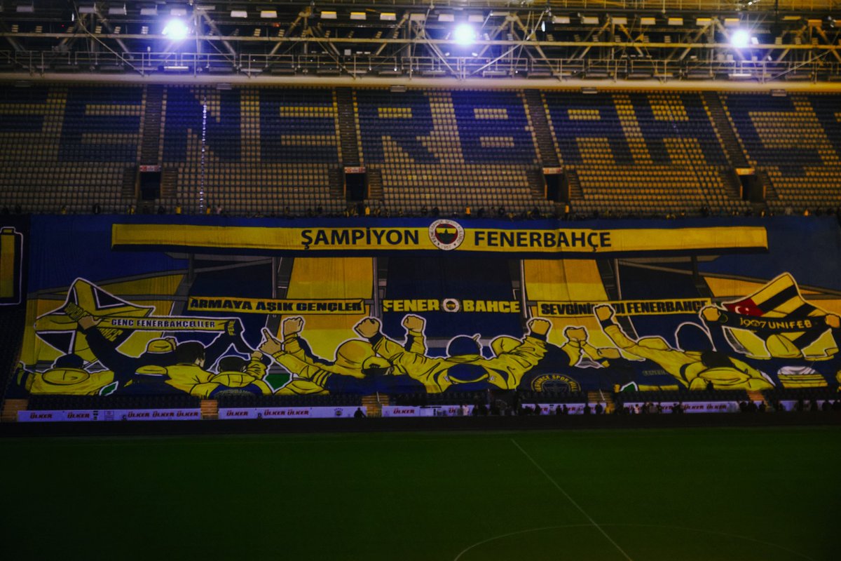 14 gündür aralıksız süren, dört tribünü kapsayan büyük bir emeğin sonunda ortaya çıkan atmosfer ve koreografilerimiz için gece gündüz demeden uğraşan tüm kardeşlerimizin eline emeğine ve yüreğine sağlık. 

En büyük rakibimiz, bir önceki işimiz… 01.12.2025
<a href="/Fenerbahce/">Fenerbahçe SK</a>