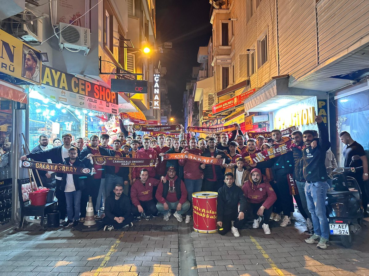 uAUNI18Mart's tweet photo. İNANIRSAK SAVAŞIRSAK HEP BİRLİKTE!

Galatasaray'ımızın deplasmanda fenerbahçe ile oynadığı maçı şehrimizde aslanlar gibi destekledik.

#ultrAslanUNI #uAUNI18Mart https://t.co/CznZBOJxyT