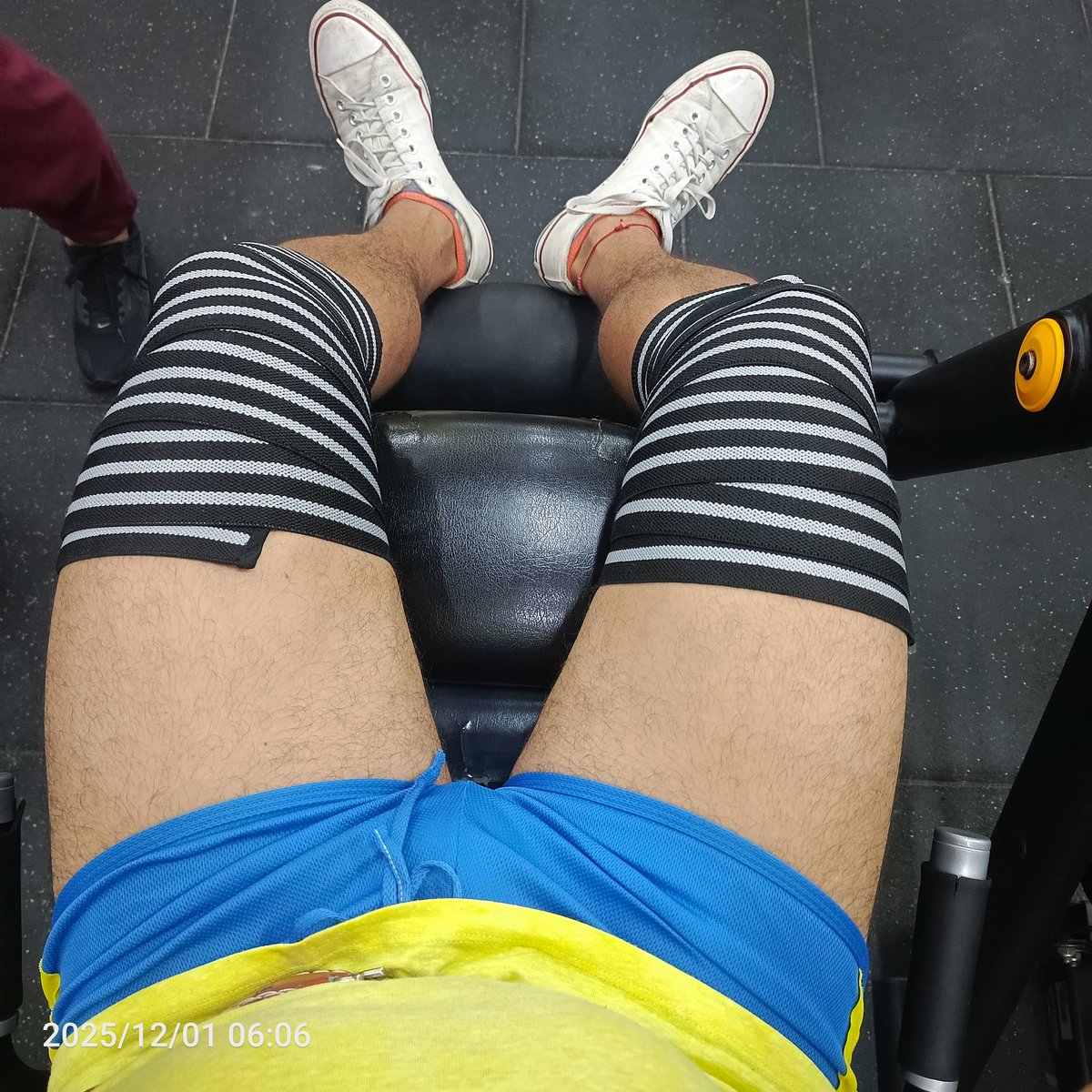 Un día más haciendo piernitas y 🍑 xq chato y patas flacas no me voy a quedar 😬🤣