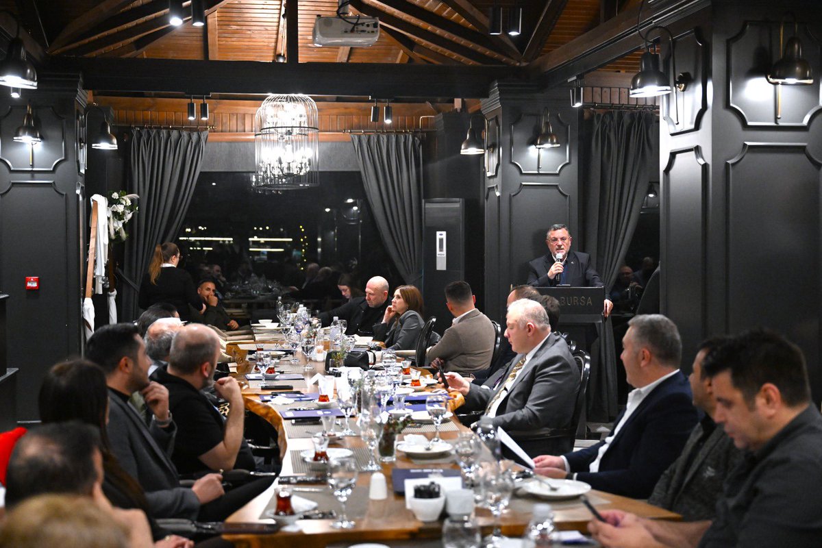 BursaTSO's tweet photo. 🗺️ BTSO 4️⃣2️⃣. Meslek Komitemiz (Turizm ve Seyahat Acenteleri) tarafından düzenlenen “Outgoing, İç Turizm ve Kurumsal Acentelere Yönelik İstişare Toplantısı” BTSO Mutfak Akademi Uygulama Restoranı’nda gerçekleştirildi.

🔸 Toplantıya, Turizm Konseyi Başkanımız ve TÜRSAB Yönetim Kurulu Başkan Yardımcısı Hasan Eker, Meclis Üyelerimiz Mehmet Emin Sağer ve Gülşen Erice, Komite Başkanımız Erol Bodur, Komite Üyemiz Musa Sami Kafaoğlu’nun yanı sıra TÜRSAB Güney Marmara BTK Başkanı Engin Balta ile sektör temsilcileri katıldı.

🔸 Toplantıda sektörün güncel sorunları ve çözüm önerileri ele alınırken görüş ve beklentiler kapsamlı şekilde değerlendirildi.