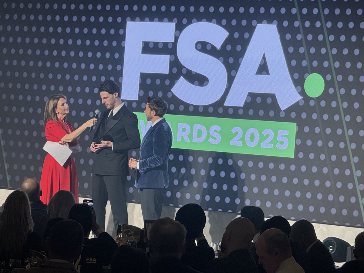 henrywinter's tweet image. Declan Rice wins Men’s Player of the Year award voted by fans at #FSAawards. Beat Semenyo, Haaland, Mateta, Caicedo and Gravenberch. Rice says he’s watched 2nd free-kick against Real Madrid “way more” than 50 times. #AFC