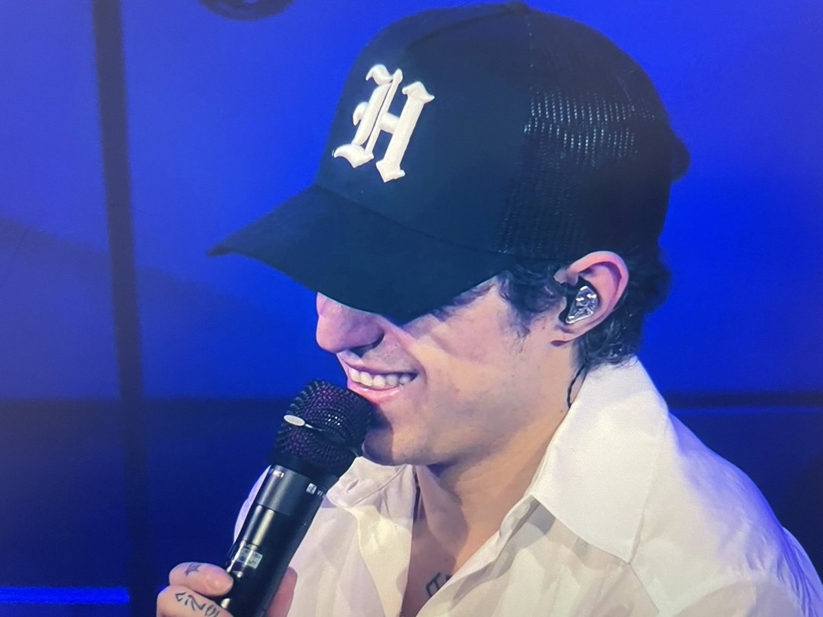eee_lis's tweet photo. siamo live con il più cucciolo dei cuccioli❤️‍🩹 https://t.co/5SzYtk2iNN