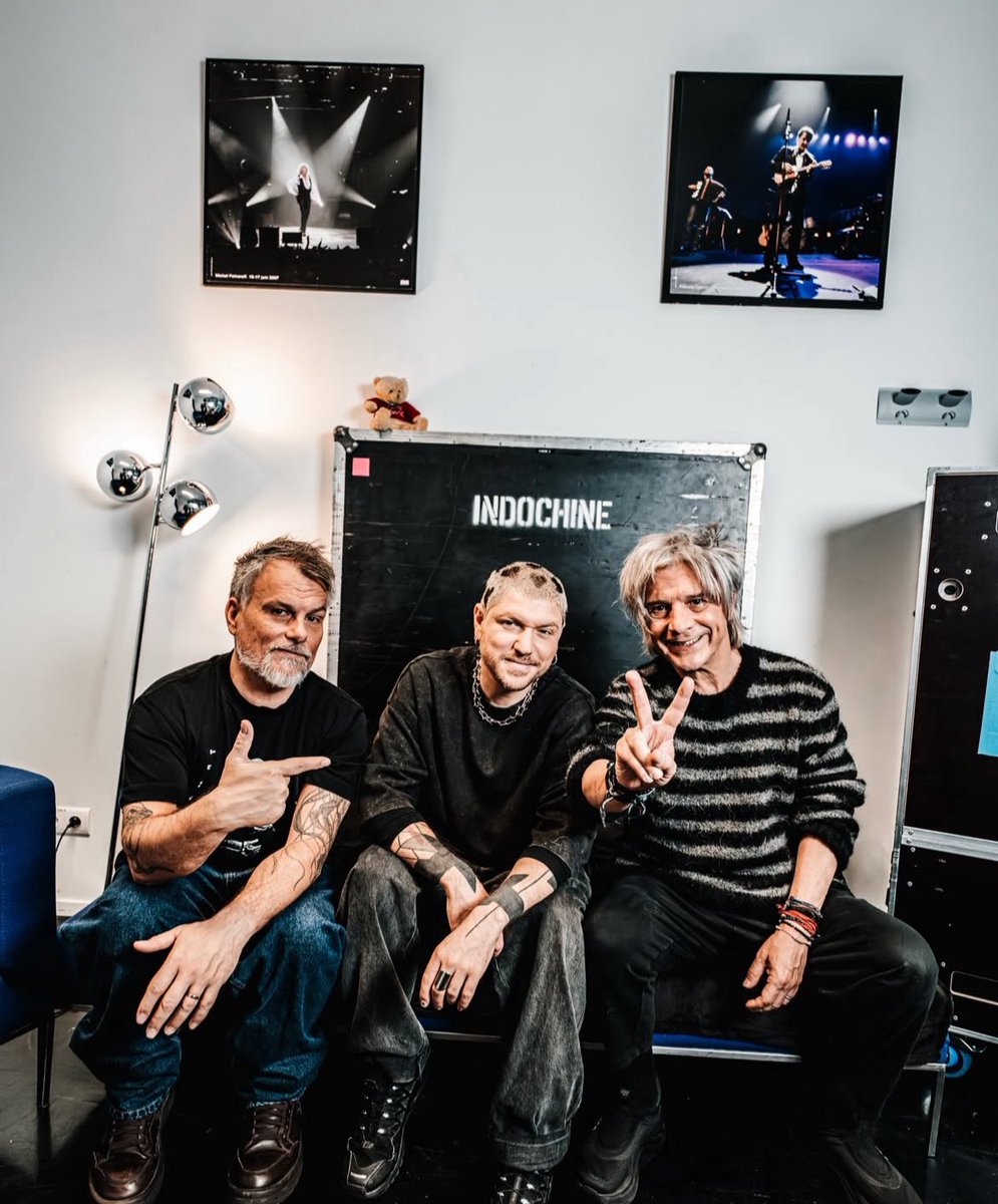 📸 Le DJ <a href="/mosimannoff/">MOSIMANN</a> a rencontré <a href="/nicolasirkis/">nicola sirkis</a> et <a href="/oLidESaT_/">oLi dE SaT</a> du groupe #Indochine ! 👀

👉🏼 En juin 2025, il avait joué une savoureuse version du Chant des cygnes en festival : x.com/infochine_/sta… 

Photo : Quentin Auger / Instagram