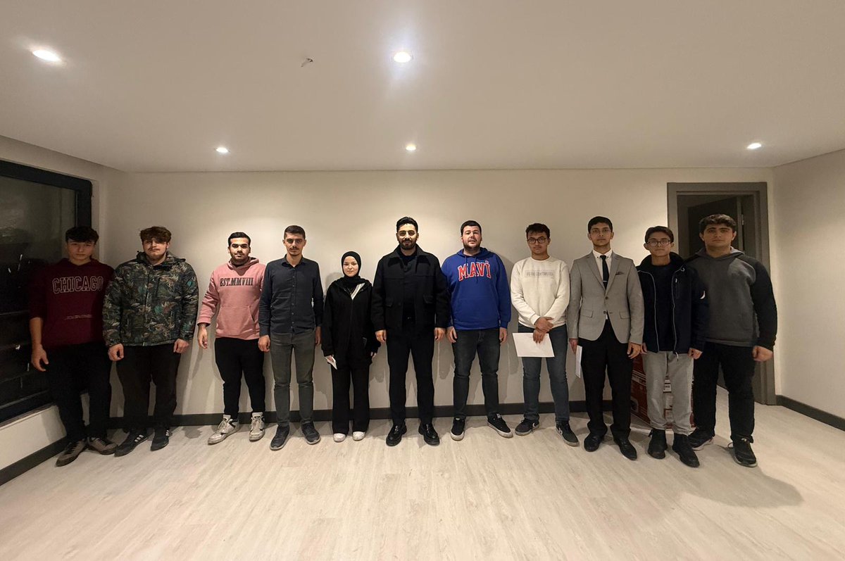 Gençlik Kolları İlçe Başkanımız Mehmet İkbal KURTULUŞ’un katılımlarıyla,
Birim Başkanımız Emirhan ÇELEBİ başkanlığında, komisyon üyelerimiz ve okul başkanlarımız ile haftalık olağan birim toplantımızı gerçekleştirdik.