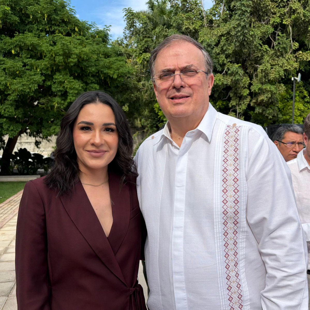 Turismo_Tabasco's tweet photo. Esta importante jornada fue especialmente relevante al ser inaugurada por el Secretario de Economía de México, Lic. @m_ebrard, en un encuentro con la federación orientado al fortalecimiento de estrategias clave.
Durante la sesión de trabajo, se sostuvo un encuentro- https://t.co/22Y7cinUag