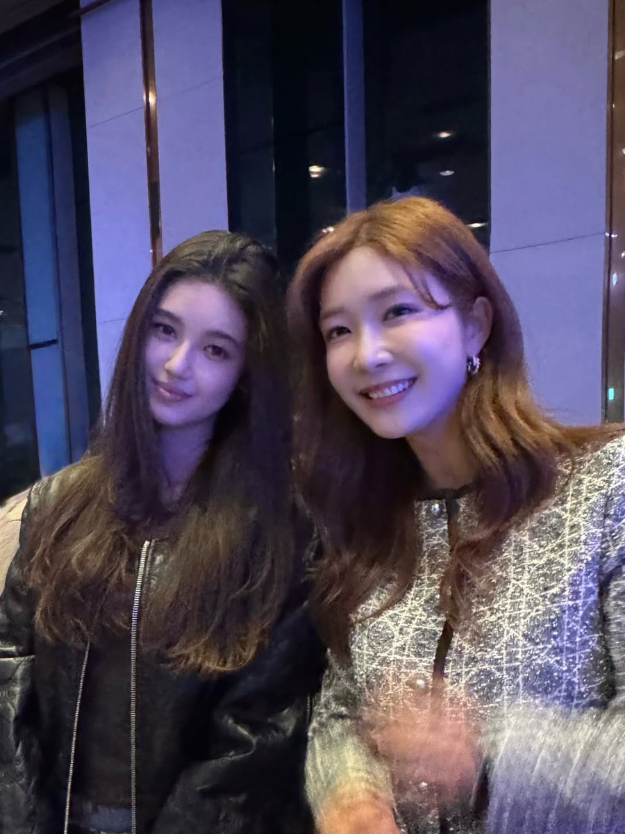 njz_updateidn's tweet photo. Danielle menghadiri The Table For All 2025 Charity Dinner bersama Park Bo Gum dan Sean.
https://t.co/AT8H2ectbe
Acara ini diselenggarakan oleh Compassion Korea sebagai bagian dari kampanye donasi “Table for All”, yang tahun ini memasuki tahun ke-5. Kampanye ini melibatkan para ahli di industri makanan dan restoran dengan makna “sebuah meja yang membahagiakan setiap orang yang menikmatinya.”

Donasi dari acara tahun ini akan digunakan untuk membantu anak-anak dan keluarga mereka di Uganda yang tengah menghadapi kelaparan akibat bencana alam dan perubahan iklim berulang.