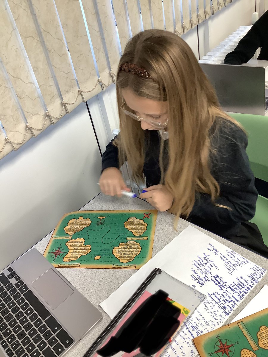 Year6HAS's tweet photo. For #NonFictionNovember, we created our own treasure maps of knowledge! We explored a sea of Non-Fiction books and made links between our chosen islands. ππΊοΈ #TreasureMaps #KnowledgeIsGold #Creativity https://t.co/Jouxf8P7q6