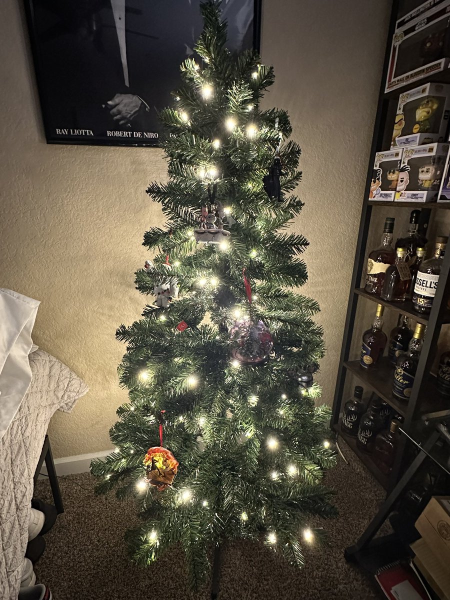 elithebrewer's tweet image. Christmas tree in the second room/office (need a star for it still)