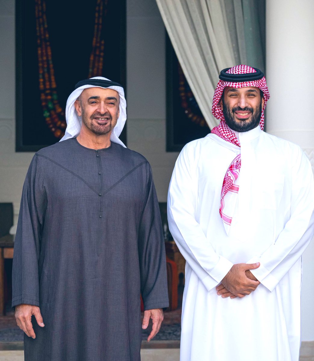 كل عام والأشقاء في #الإمارات قيادةً وشعباً بخير وعزّ وأمان و رخاء وأدام الله علينا وعليكم الأفراح 🇦🇪🇸🇦

#اليوم_الوطني_الإماراتي