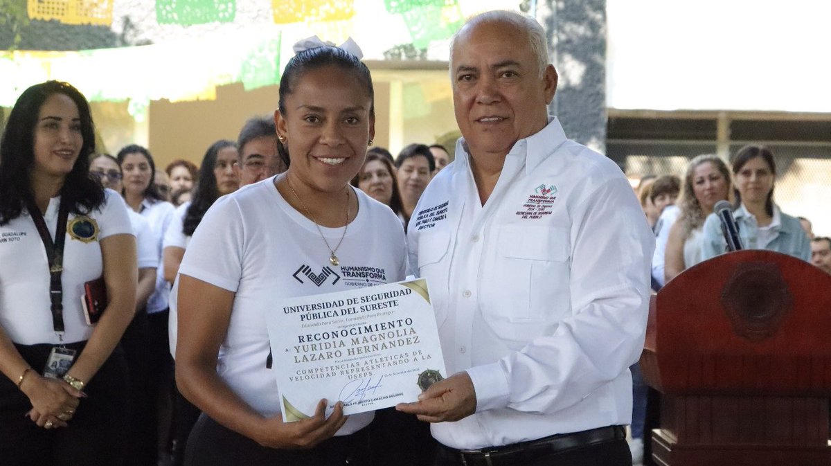 sspchiapas's tweet image. Inicia USEPS de la SSP reconociendo participaciones destacadas.

facebook.com/share/p/14UeP5…

#SecretaríaDeSeguridadDelPueblo
#CeroCorrupción 
#HumanismoQueTransforma