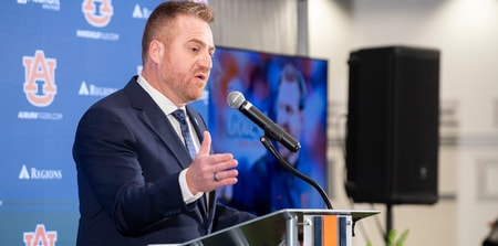 BMattAU's tweet image. Alex Golesh is prioritizing Auburn’s current roster in his critical first seven days on the job.

&quot;I told the guys yesterday that change is inevitable. What they choose to do with the change is their choice.”

on3.com/teams/auburn-t… via @on3sports