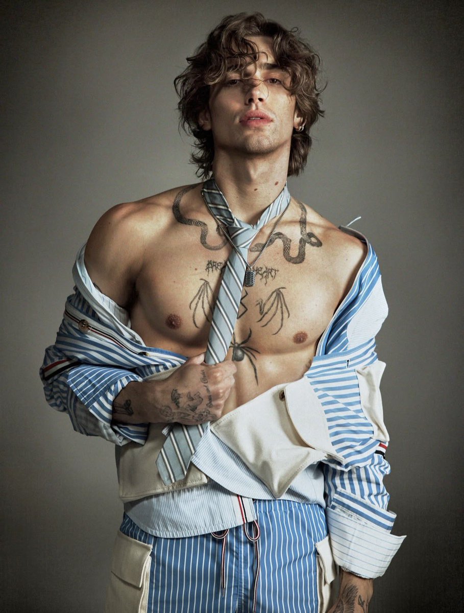 hackerxwright_'s tweet image. ɞ˚‧｡⋆: જ⁀➴₊⊹ 📸 💙 🩶