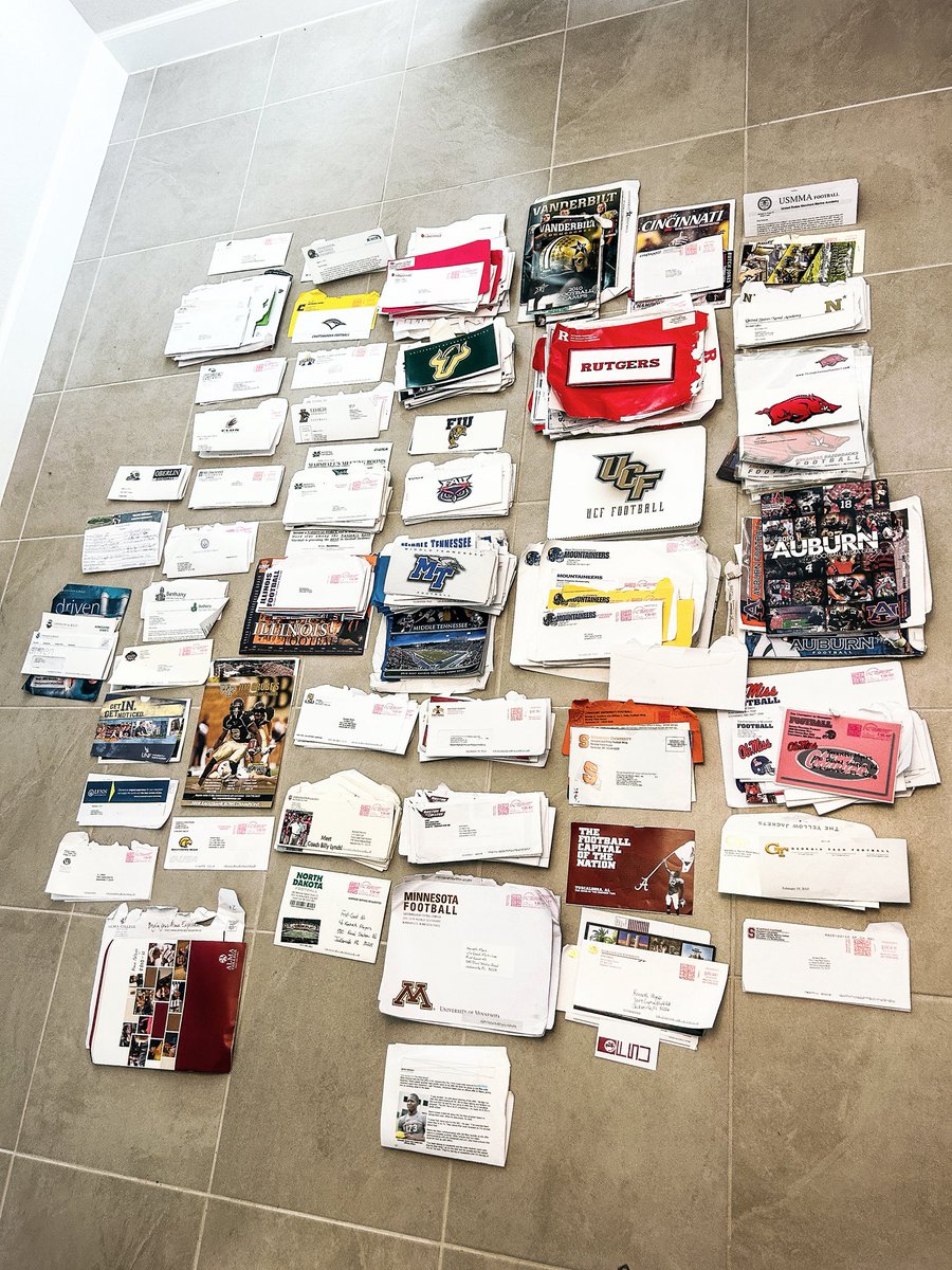 Kj Myers LowLi 1 🎈 tweet media