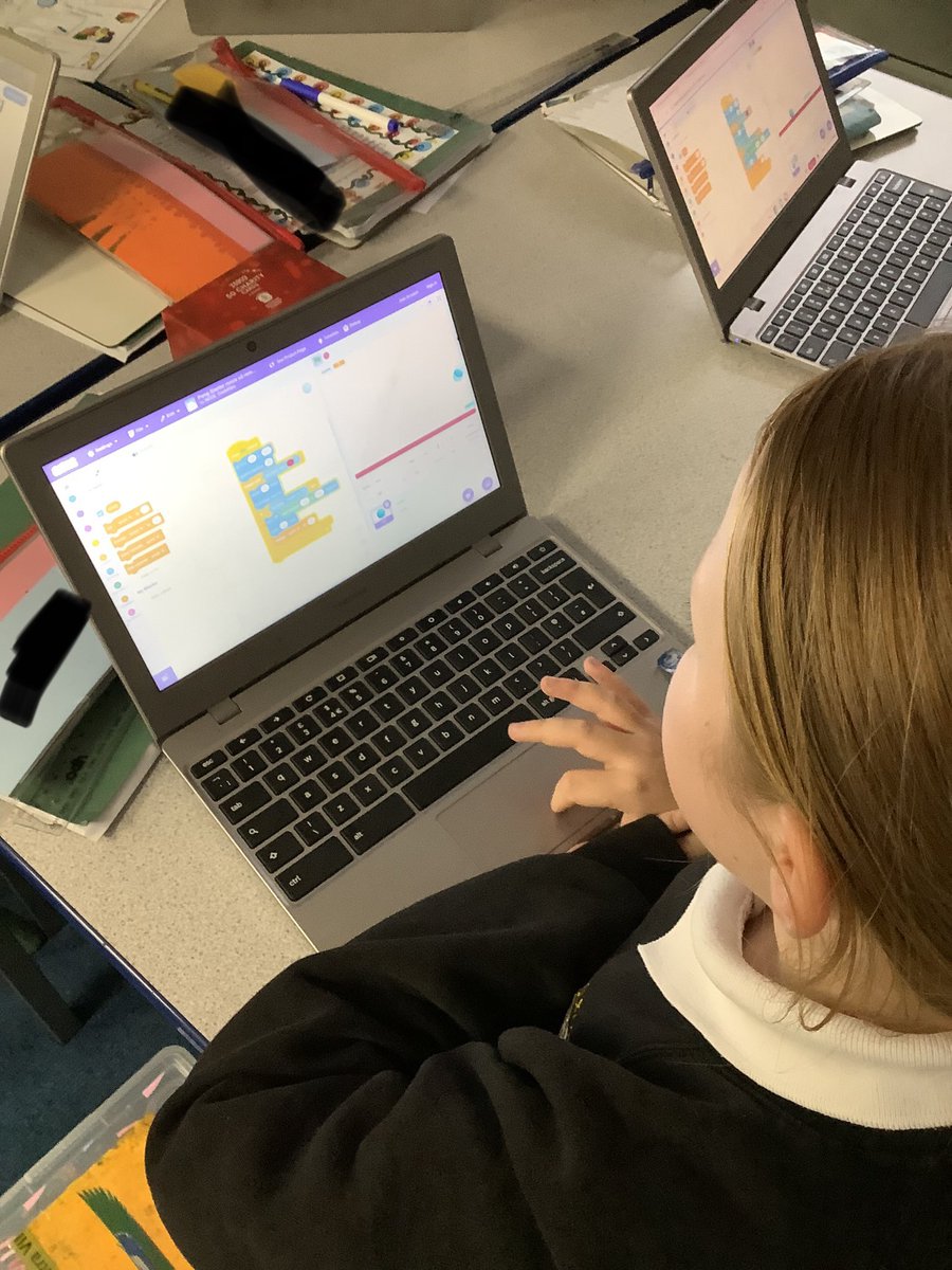 Year6HAS's tweet image. Today’s challenge was to add a score to our Padel game on Scratch! ⭐️👏🏽 #ScratchCoding #ChangingVariables