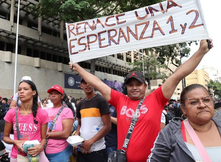 🟥 El PSUV avanza con una renovación histórica: más de 237 mil calles organizadas, 98% de actas registradas y más de 4,5 millones de personas participando en asambleas.
#NavidadConMaduro  #CHCh