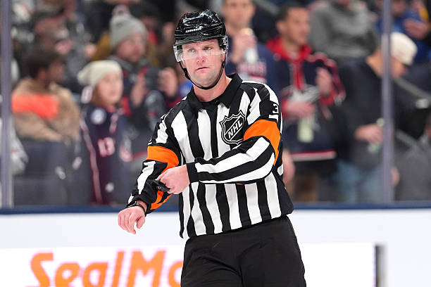 ScoutingTheRefs's tweet image. Refs for  @BlueJacketsNHL  @NJDevils are Chris Schlenker (#3) and Francois St. Laurent (#8). Tonight's officials: scoutingtherefs.com/2025/12/50474/… 
#CBJvsNJD #NJD #CBJ #NJDevils