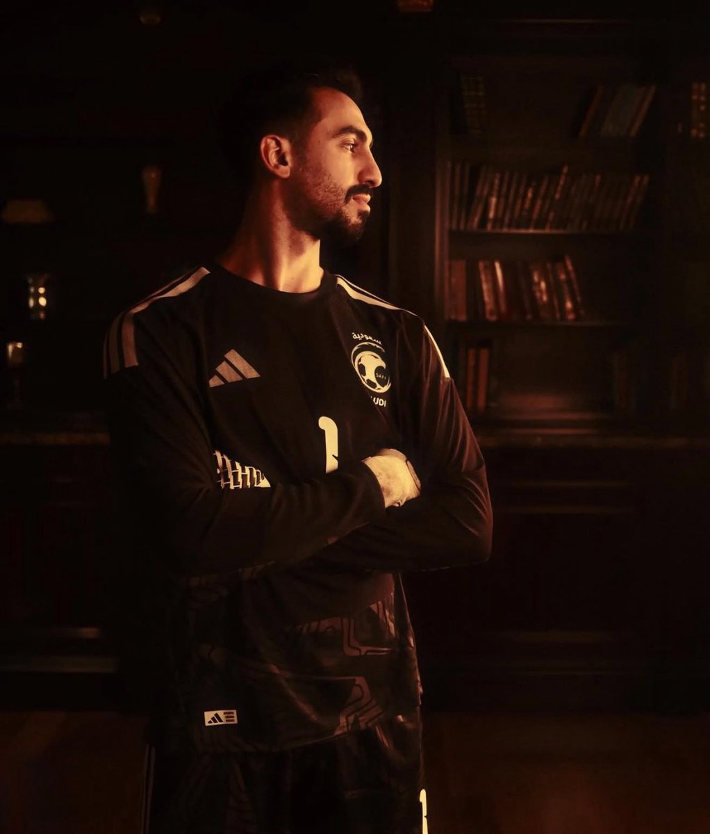 اسألكم بالله هذا شخص تشككون بوطنيته؟ الله لايوفقك يامانشيني

الجم كل شخص شكك بوطنيته "شريف ياولد الناس"💚!