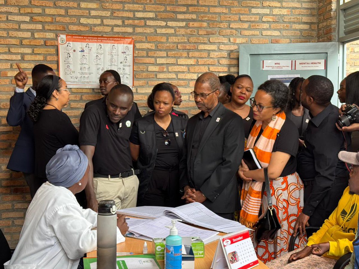 harerimana_tito's tweet image. Today, @RwandaNGOForum stands together with national health institutions, civil society organizations, partners, and community members to commemorate World AIDS Day 2025 at Kinyinya Health Centre in Gasabo District. 

The event honors the extraordinary resilience of Rwandans…
