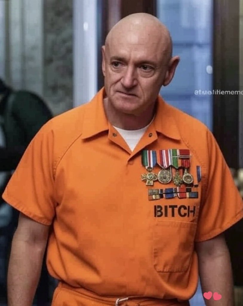 369Love_'s tweet image. Kelly is a traitor bitch🥉