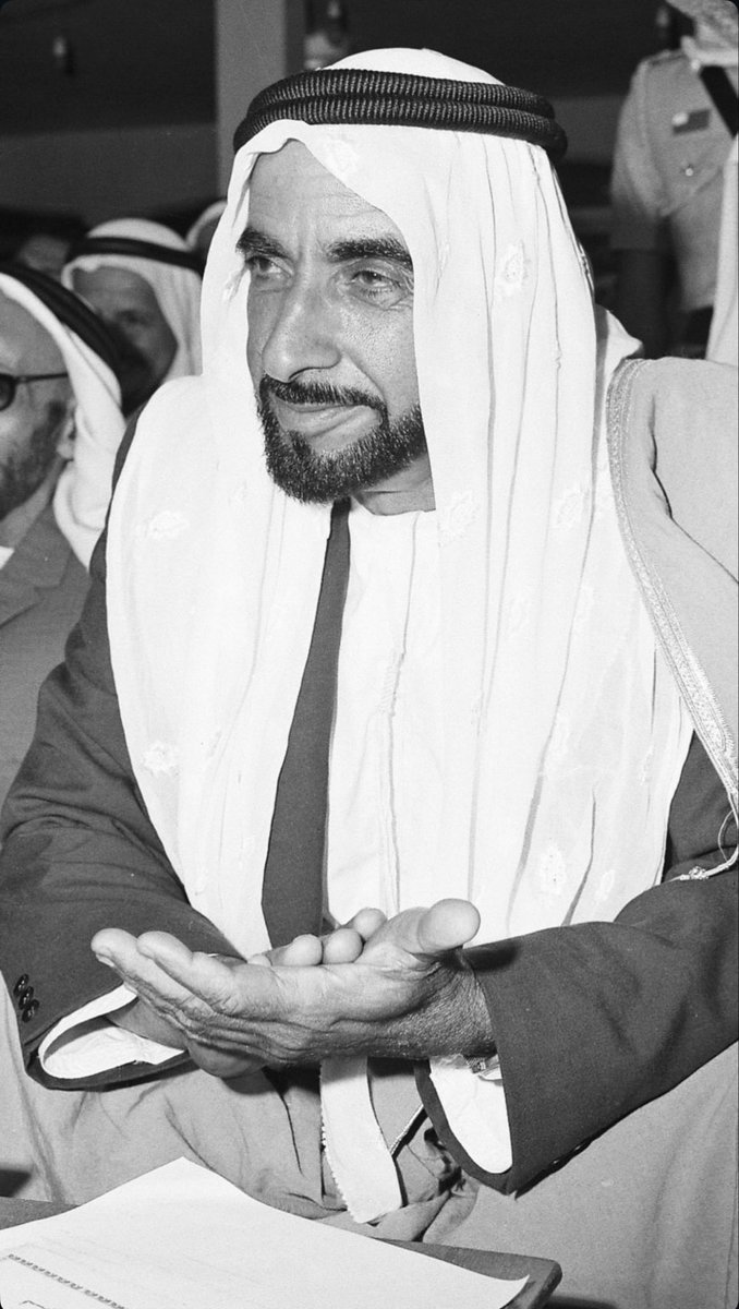 رحم الله باني الاتحاد واسكنه فسيح جناته ..❤️

#زايد_بن_سلطان
#عيد_الاتحاد_54 🇦🇪