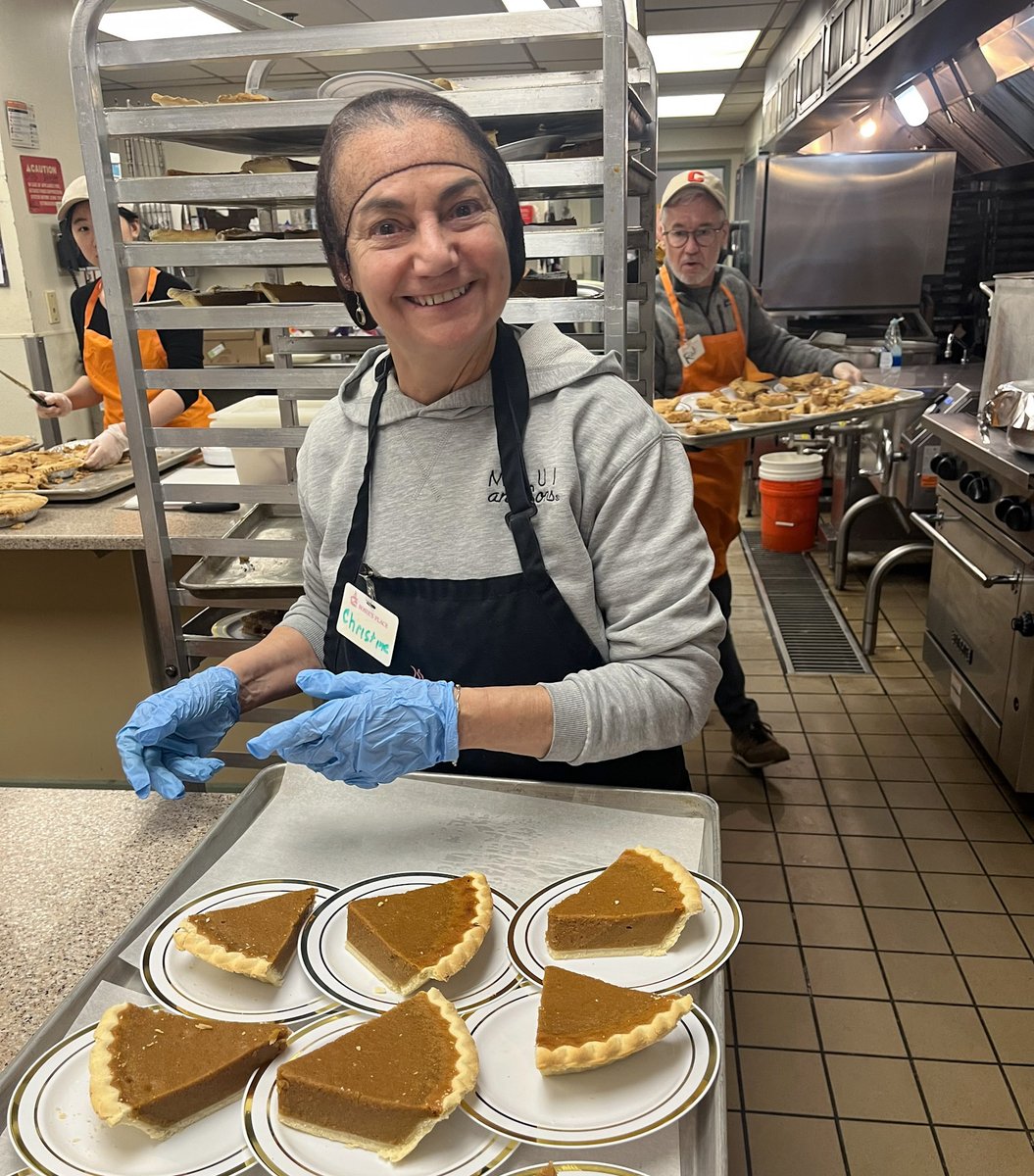 RosiesPlace's tweet photo. We welcomed hundreds of guests for our Thanksgiving celebration. Our Dining Room was full of friends, both old and new, and plenty of good cheer. Our wonderful community of friends gives us much to be thankful for all year through.
#endhunger #rosiesplace #shelter #foodinsecurity https://t.co/Qz9vbwEVjf