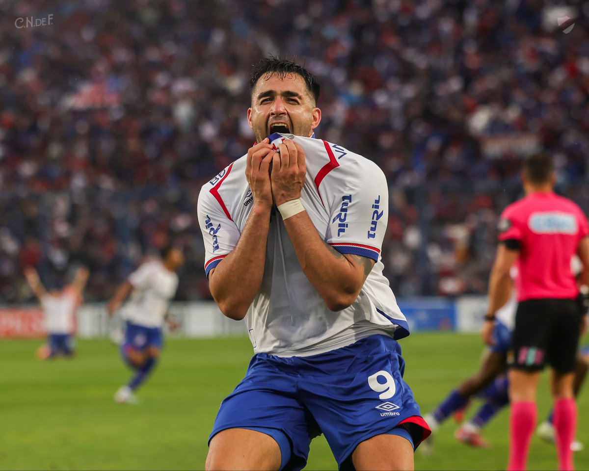 gomez_maxi9's tweet photo. Somos los Campeones 🏆 @Nacional https://t.co/Pt8EbI40e9