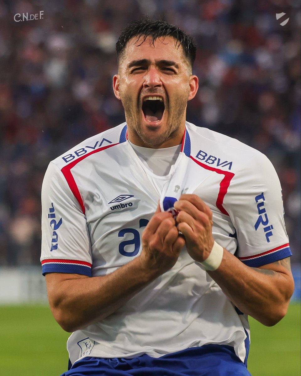 gomez_maxi9's tweet photo. Somos los Campeones 🏆 @Nacional https://t.co/Pt8EbI40e9