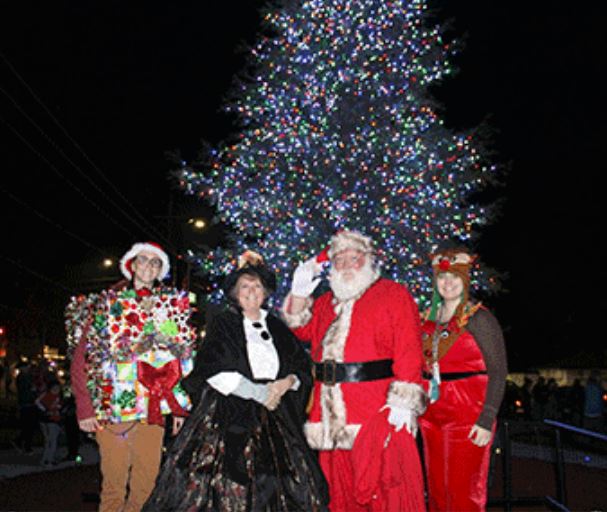 TriDeltaTransit's tweet image. Tri Delta Transit takes you places! 

Join the City of  Oakley for this family-friendly event with a Holiday Tree Lighting event. Admission and parking are free!  Take Route 372 or Tri MyRide. 

Thursday, Dec. 4th, 2025
4-7pm
Civic Center Plaza