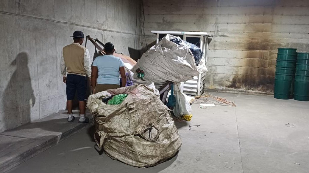 Hoy activamos un punto de atención a habitante de calle en el Parque Tercer Milenio. Nuestros equipos de Alcaldía de <a href="/Bogota/">Alcaldía de Bogotá</a> realizaron 180 atenciones como parte de la intervención integral del barrio San Bernardo ordenada por el alcalde <a href="/CarlosFGalan/">Carlos F. Galán</a>. ¡Pronto tendremos más