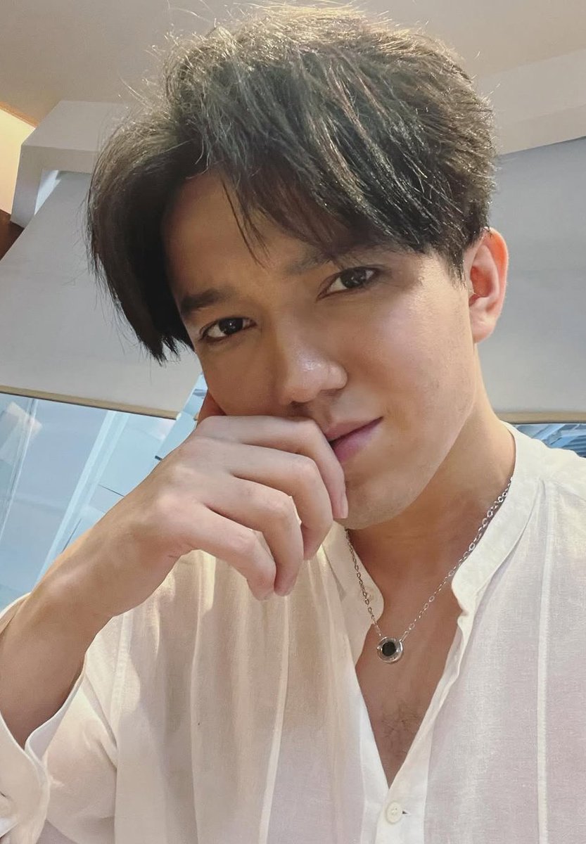 <a href="/DDears00/">DQDears00</a> En el escenario transforma el tiempo en un suspiro, sus interpretaciones hacen que minutos se sientan como segundos y, a la vez, como eternidades llenas de intensidad.

A VOICE THAT UNITES 
#DimashQudaibergen 
Follow the music